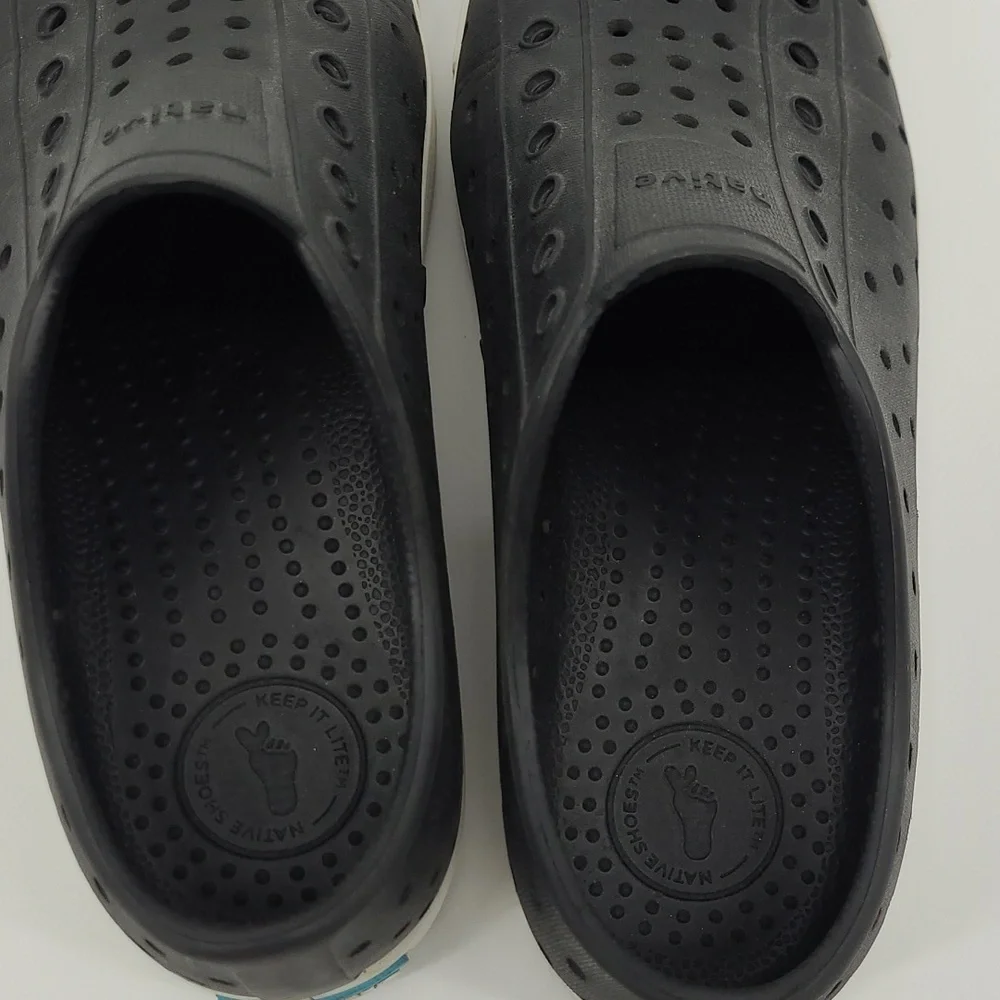 Native Black Slip On Junior Size 3
